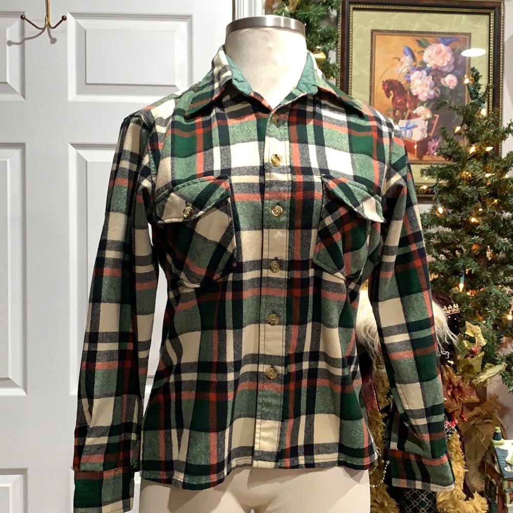 Macys Plaid Shirt 100% Virgin wool size L